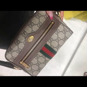 Meet your Posher, Renieka